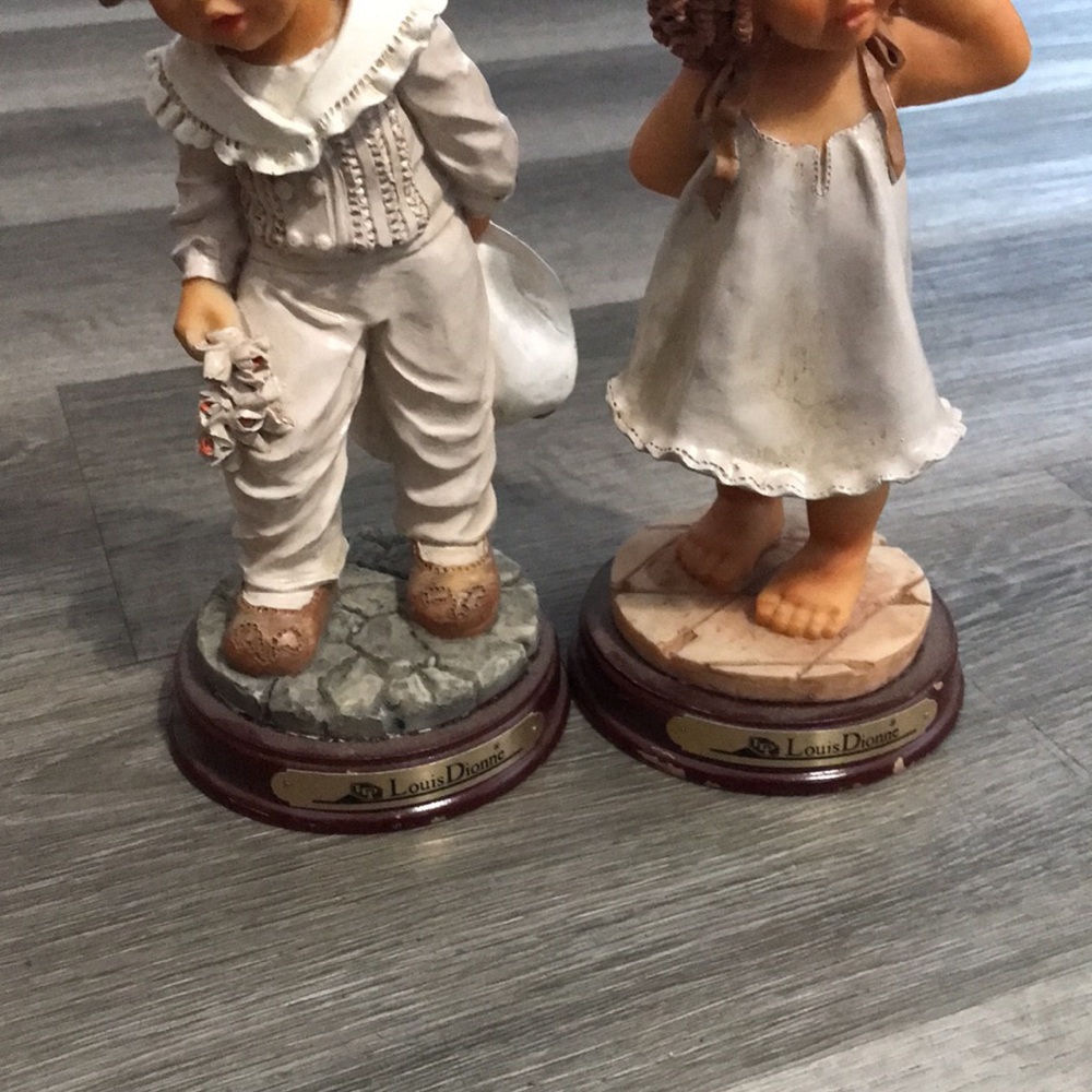 Cream Decorative Figurine Pair